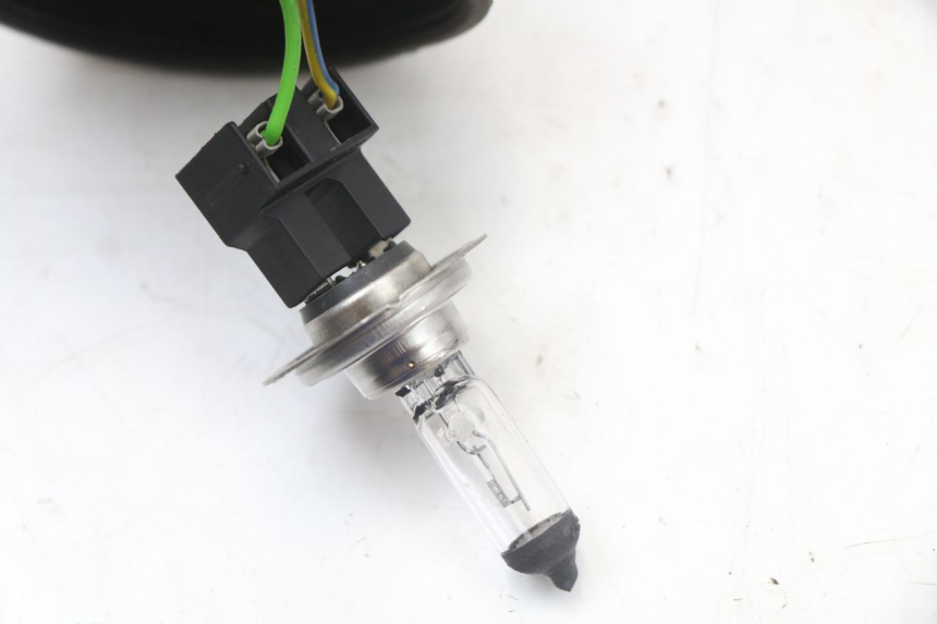 photo de WIĄZKA PRZEWODÓW REFLEKTORA PEUGEOT SATELIS 125 (2010 - 2012) - Oznaczenia i referencje