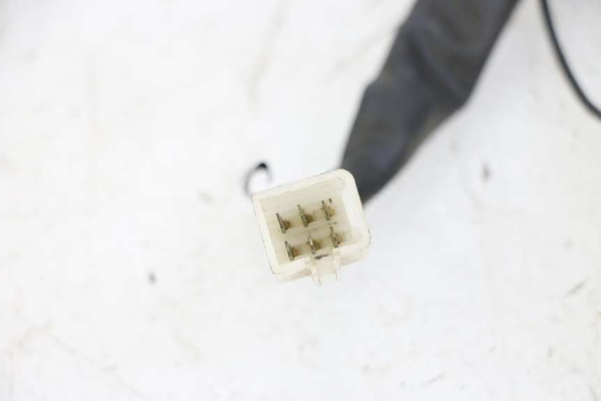 photo de WIĄZKA PRZEWODÓW REFLEKTORA YAMAHA YP MAJESTY 125 (2002 - 2006) - Zbliżenie techniczne