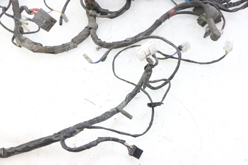 photo de WIĄZKA ELEKTRYCZNA PIAGGIO MP3 125 (2006 - 2014) - Szczegóły charakterystyczne