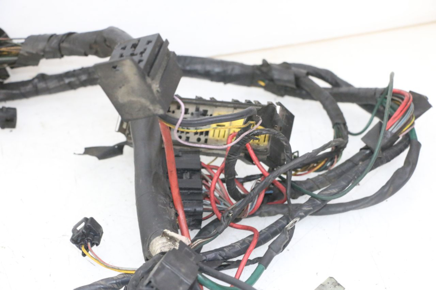 photo de WIĄZKA ELEKTRYCZNA PEUGEOT SATELIS COMPRESSOR K15 125 (2006 - 2009) - Zbliżenie komponentów