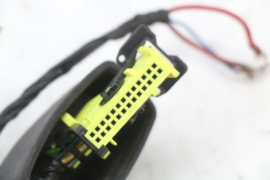 photo de WIĄZKA ELEKTRYCZNA PEUGEOT SATELIS 125 (2010 - 2012) - Zbliżenie komponentów