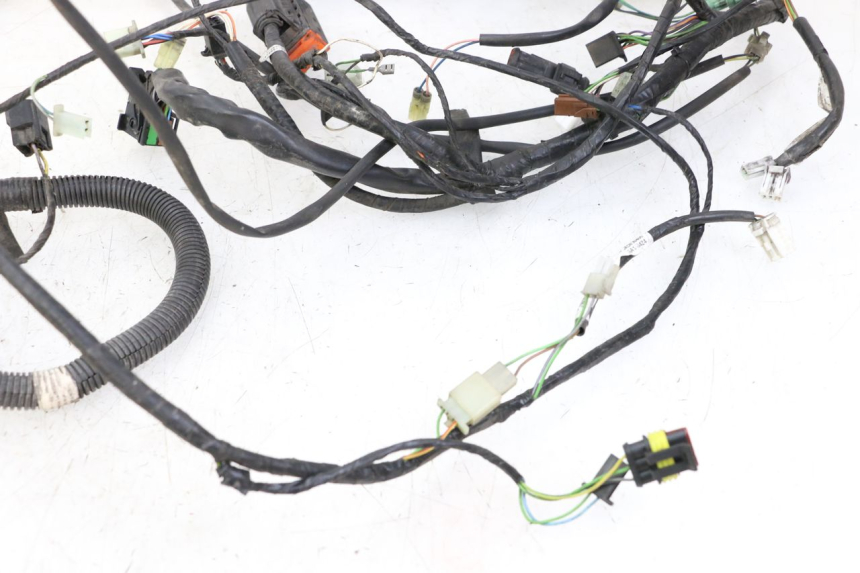 photo de WIĄZKA ELEKTRYCZNA PEUGEOT SATELIS 125 (2013 - 2018) - Punkty mocowania