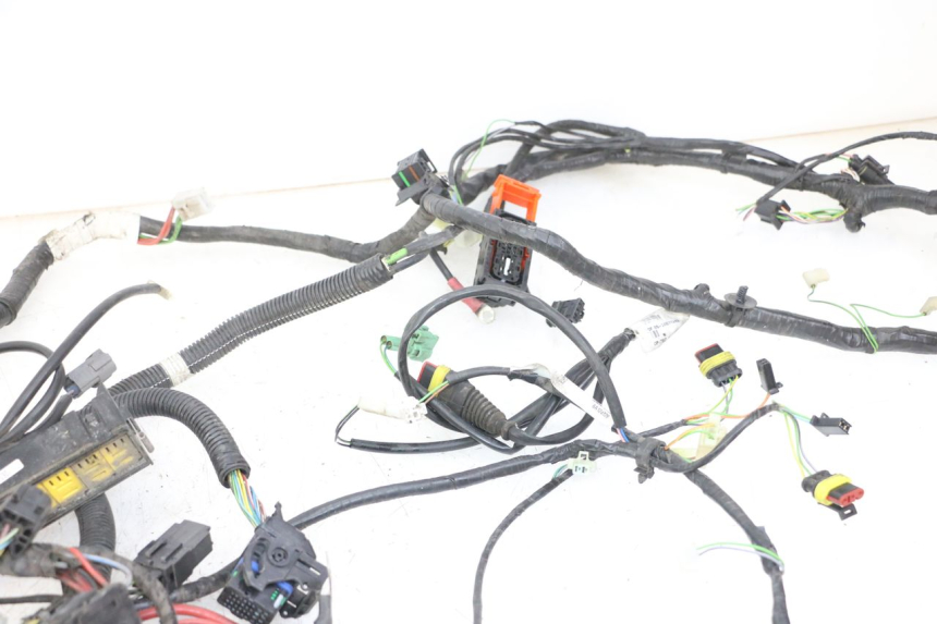 photo de WIĄZKA ELEKTRYCZNA PEUGEOT SATELIS 125 (2013 - 2018) - Zbliżenie techniczne