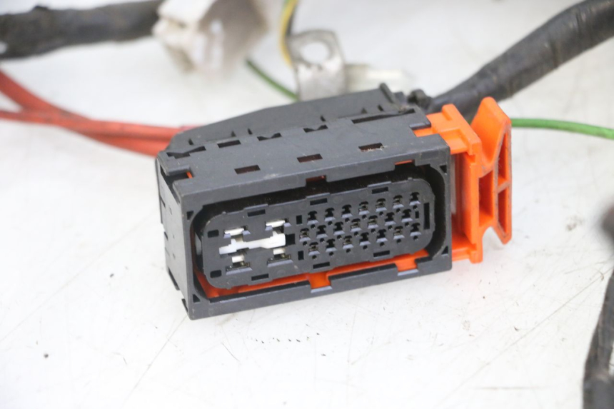 photo de WIĄZKA ELEKTRYCZNA PEUGEOT SATELIS 125 (2013 - 2018) - Punkty mocowania