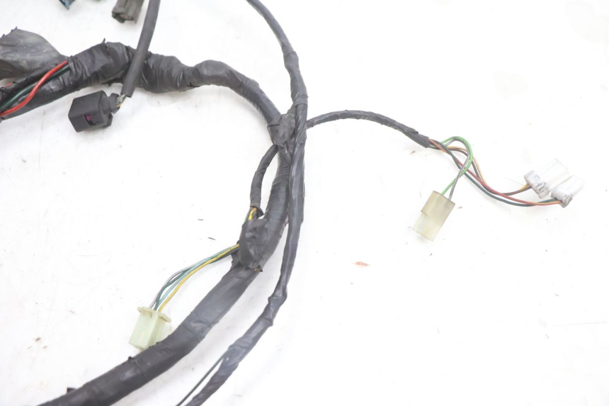 photo de INSTALACJA ELEKTRYCZNA PEUGEOT SATELIS 125 (2006 - 2009) - Zbliżenie techniczne