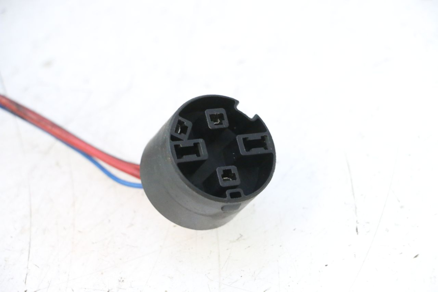 photo de INSTALACJA ELEKTRYCZNA PEUGEOT SATELIS 125 (2006 - 2009) - Zbliżenie komponentów