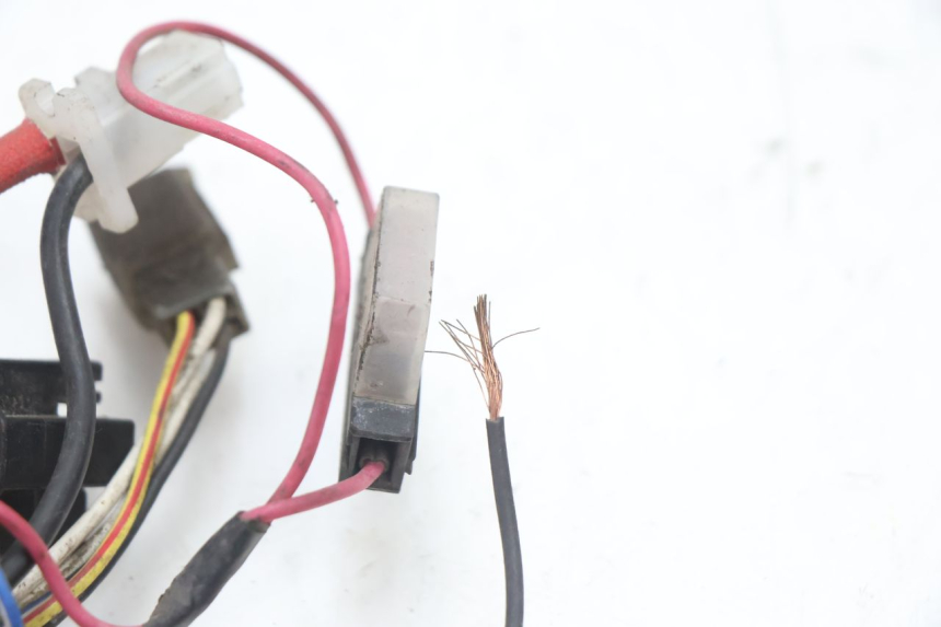 photo de WIĄZKA ELEKTRYCZNA MBK STUNT NAKED 50 (2004 - 2018) - Zbliżenie techniczne