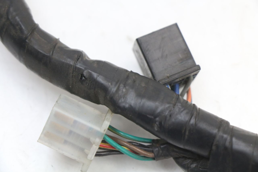 photo de WIĄZKA ELEKTRYCZNA KYMCO SUPER 8 4T 50 (2021 - 2024) - Szczegóły charakterystyczne