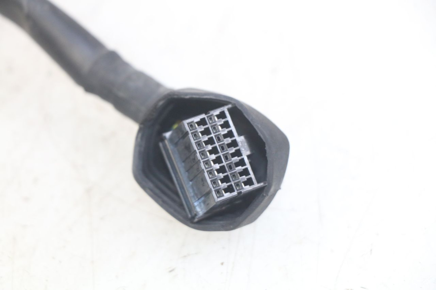 photo de WIĄZKA ELEKTRYCZNA GŁOWICY WIDEŁEK YAMAHA MT ABS 125 (2014 - 2018) - Inny kąt widzenia