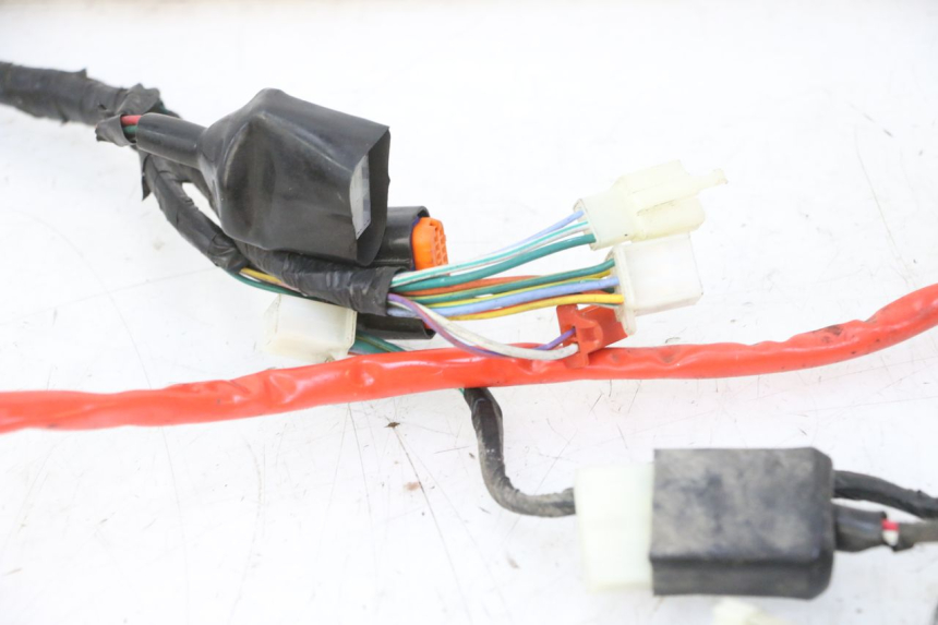 photo de WIĄZKA ELEKTRYCZNA PEUGEOT TWEET 4T 50 (2018 - 2022) - Inny kąt widzenia