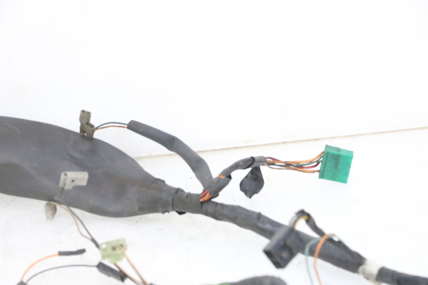 photo de WIĄZKA ELEKTRYCZNA SUZUKI UH BURGMAN 125 (2002 - 2006) - Oznaczenia i referencje