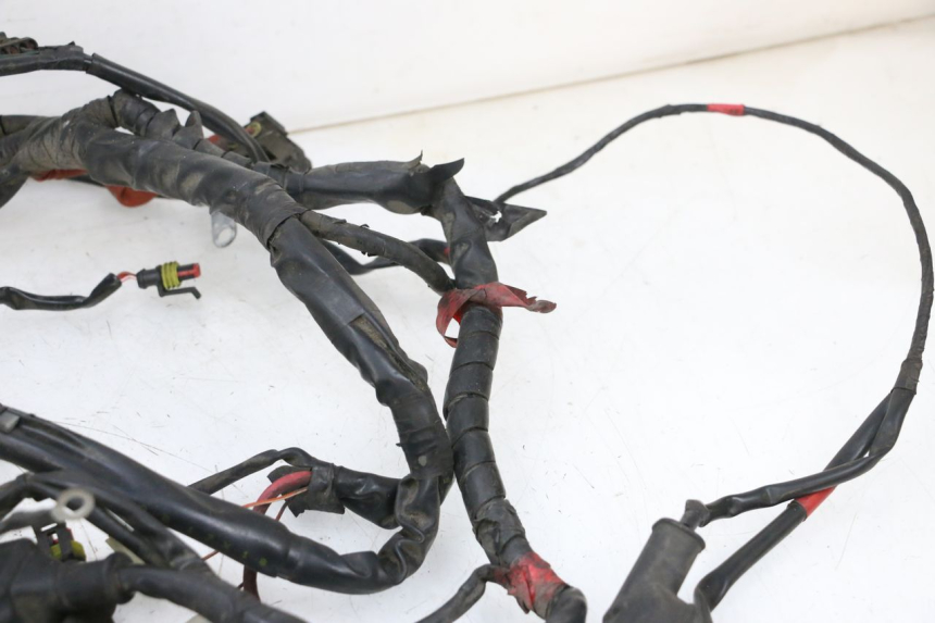 photo de WIĄZKA ELEKTRYCZNA PIAGGIO VESPA GTS SUPER IE 125 (2009 - 2016) - Widok z bliska