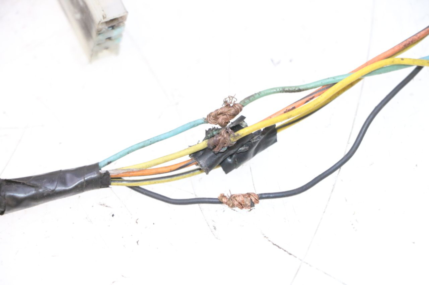 photo de INSTALACJA ELEKTRYCZNA PIAGGIO VESPA LX 2T 50 (2005 - 2013) - Zoom stanu zużycia