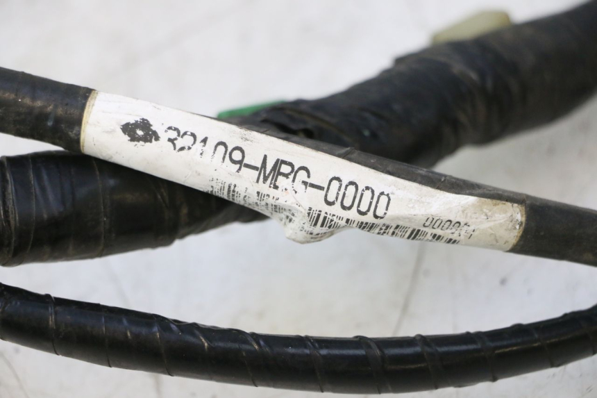 photo de WIĄZKA PRZEWODÓW HONDA VFR FI RC46 800 (1998 - 2001) - Zbliżenie techniczne