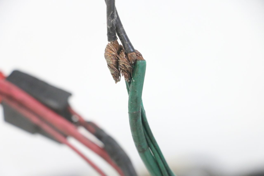 photo de INSTALACJA ELEKTRYCZNA PEUGEOT VIVACITY NEW 2T 50 (2008 - 2017) - Zbliżenie komponentów