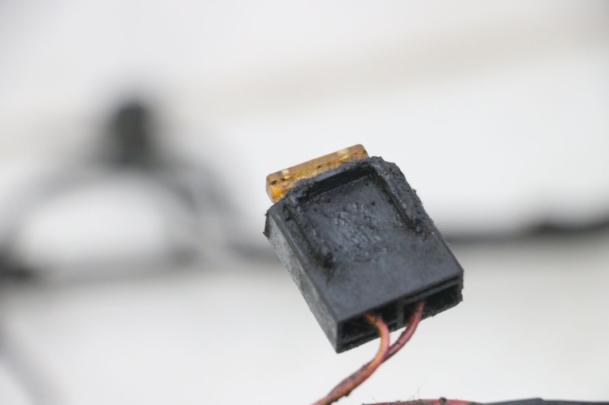 photo de INSTALACJA ELEKTRYCZNA PEUGEOT VIVACITY NEW 2T 50 (2008 - 2017) - Zoom stanu zużycia