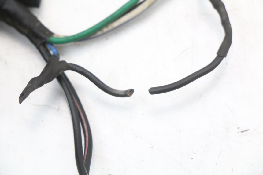 photo de INSTALACJA ELEKTRYCZNA DAELIM VL DAYSTAR 125 (2000 - 2011) - Zoom stanu zużycia