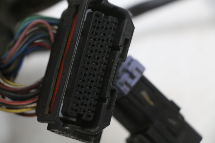 photo de WIĄZKA ELEKTRYCZNA YAMAHA XMAX X-MAX ABS 125 (2017 - 2020) - Zdjęcie dodatkowe