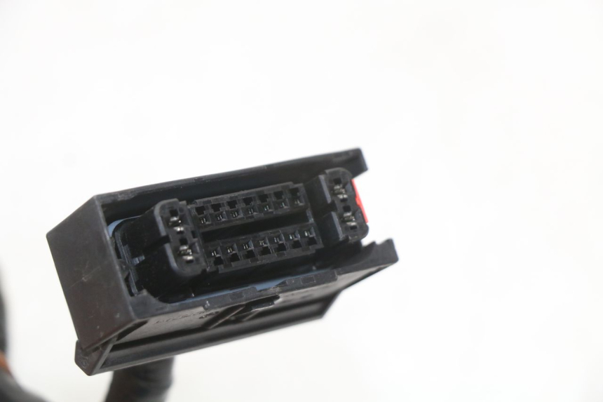 photo de WIĄZKA ELEKTRYCZNA YAMAHA XMAX X-MAX ABS 125 (2017 - 2020) - Inny kąt widzenia