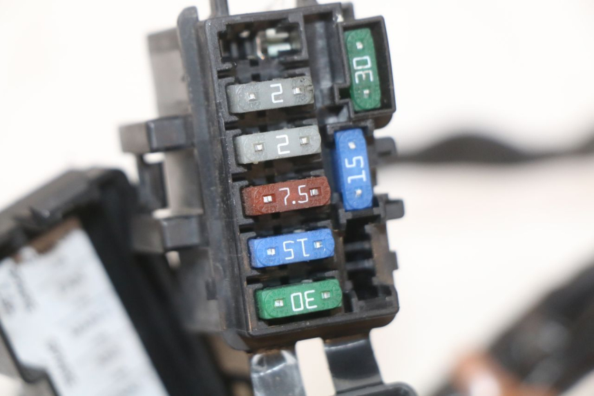 photo de WIĄZKA ELEKTRYCZNA YAMAHA XMAX X-MAX ABS 125 (2017 - 2020) - Punkty mocowania