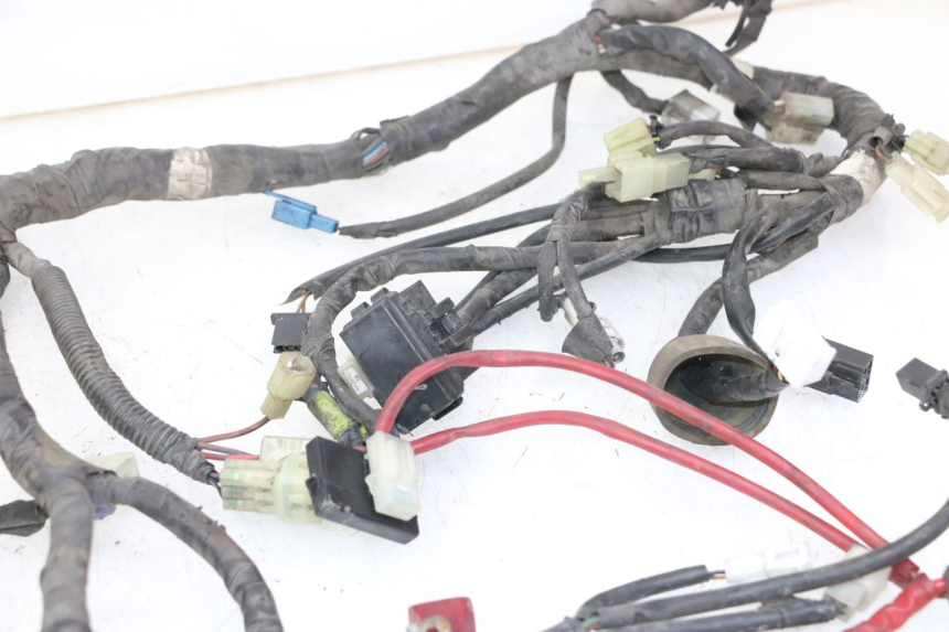 photo de INSTALACJA ELEKTRYCZNA YAMAHA X-MAX XMAX ABS 250 (2010 - 2012) - Zbliżenie komponentów