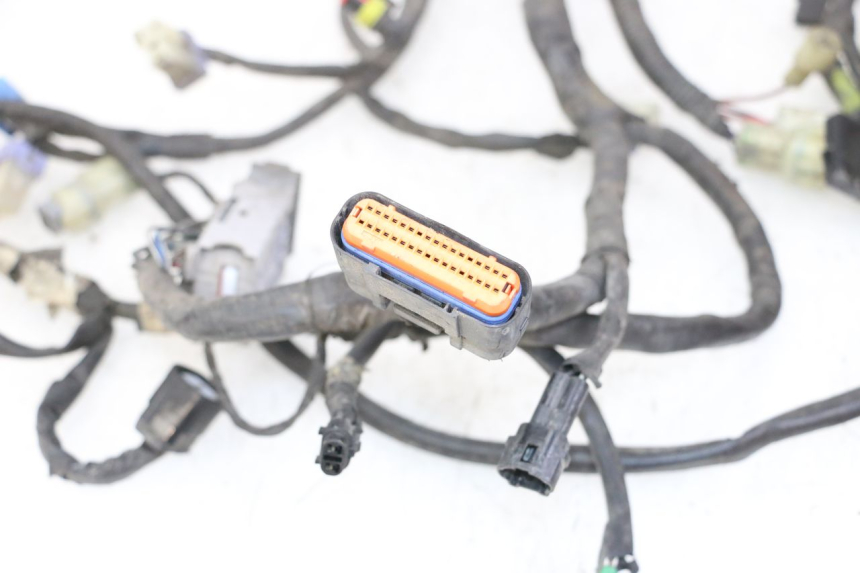 photo de INSTALACJA ELEKTRYCZNA YAMAHA X-MAX XMAX ABS 250 (2010 - 2012) - Widok z bliska