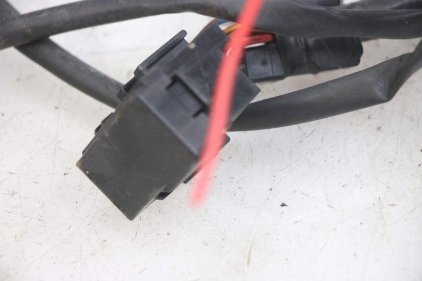 photo de INSTALACJA ELEKTRYCZNA YAMAHA X-MAX XMAX 250 (2006 - 2009) - Szczegóły charakterystyczne