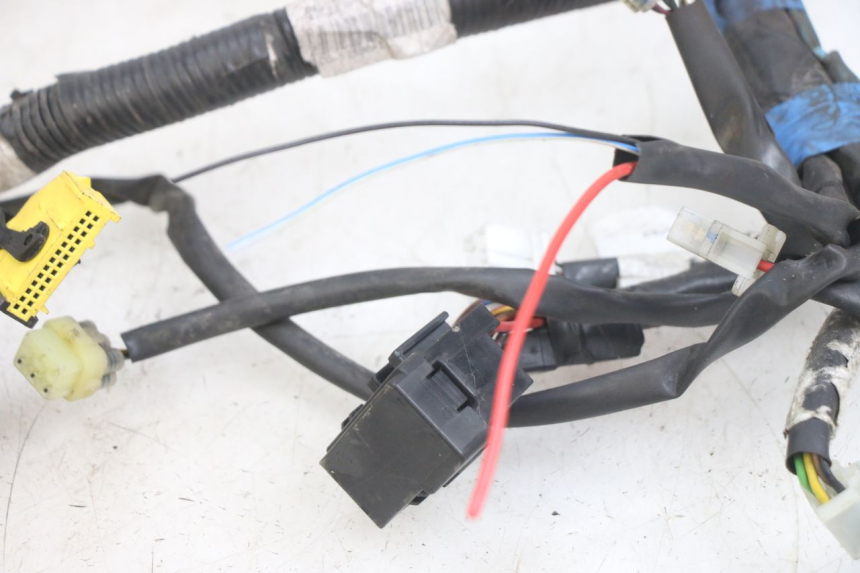 photo de INSTALACJA ELEKTRYCZNA YAMAHA X-MAX XMAX 250 (2006 - 2009) - Zbliżenie komponentów
