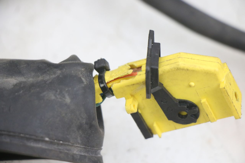 photo de INSTALACJA ELEKTRYCZNA YAMAHA X-MAX XMAX 250 (2006 - 2009) - Widok z bliska