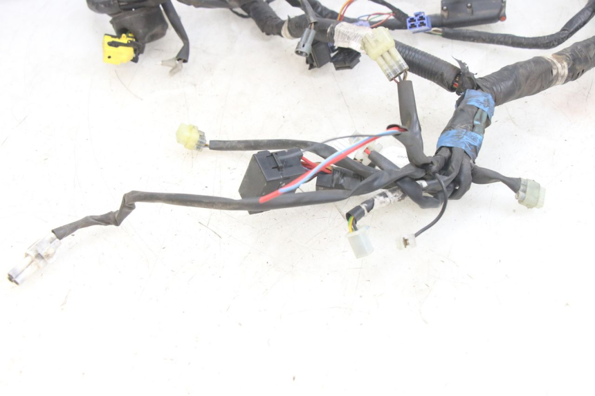 photo de INSTALACJA ELEKTRYCZNA YAMAHA X-MAX XMAX 250 (2006 - 2009) - Zoom stanu zużycia