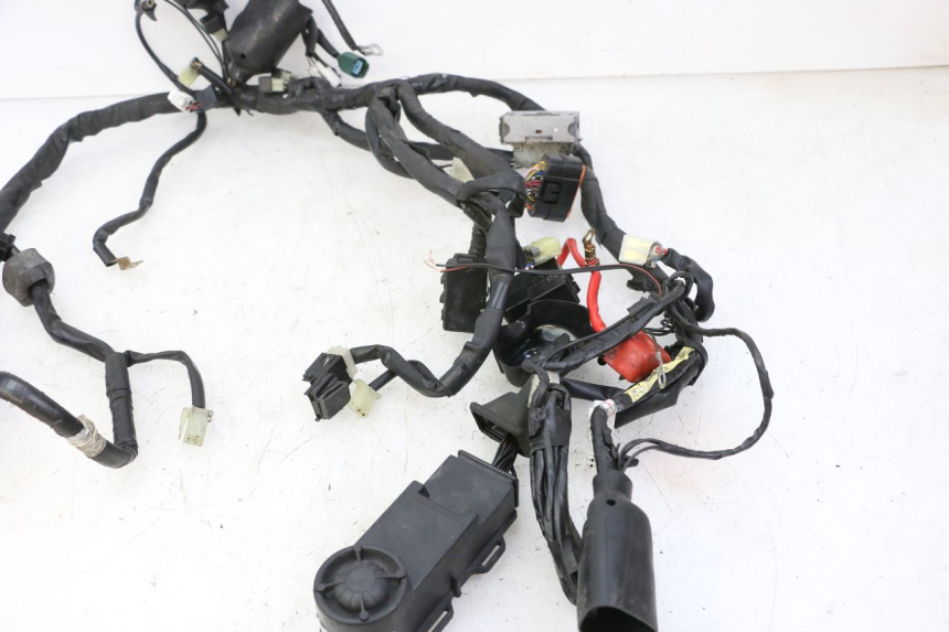 photo de WIĄZKA ELEKTRYCZNA YAMAHA XJ6 ABS 600 (2008 - 2016) - Inny kąt widzenia