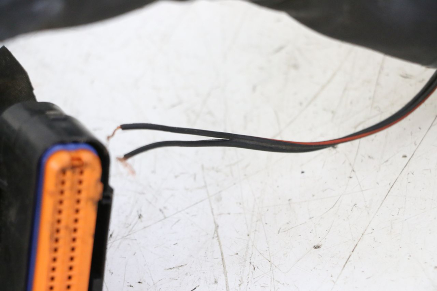 photo de WIĄZKA ELEKTRYCZNA YAMAHA XJ6 ABS 600 (2008 - 2016) - Oznaczenia i referencje