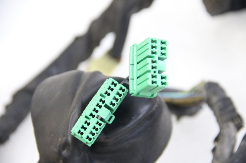 photo de WIĄZKA ELEKTRYCZNA YAMAHA XP T-MAX TMAX 500 (2004 - 2007) - Stan powierzchni