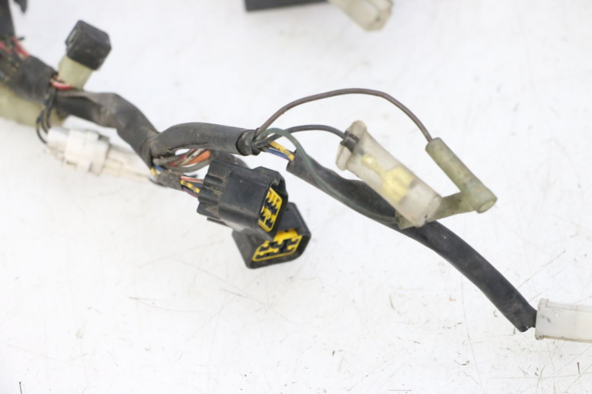 photo de WIĄZKA ELEKTRYCZNA YAMAHA FZS FAZER 600 (2001 - 2003) - Szczegóły charakterystyczne