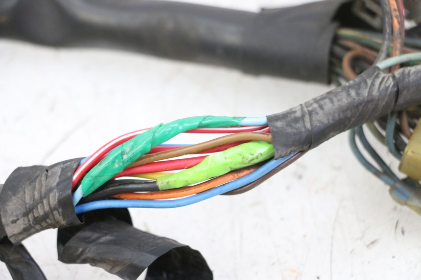 photo de INSTALACJA ELEKTRYCZNA YAMAHA SR 125 (1982 - 2003) - Zoom stanu zużycia