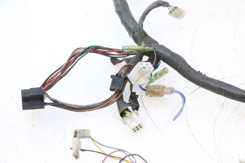 photo de INSTALACJA ELEKTRYCZNA YAMAHA YP MAJESTY 125 (2007 - 2010) - Alternatywny kąt