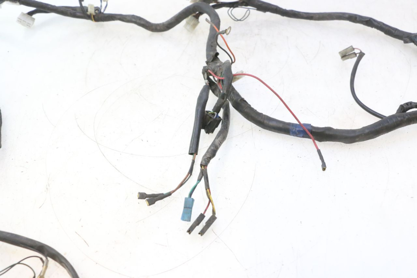 photo de INSTALACJA ELEKTRYCZNA YAMAHA YP MAJESTY 125 (2007 - 2010) - Inny kąt widzenia