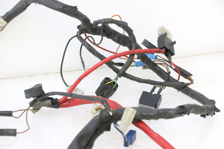 photo de WIĄZKA ELEKTRYCZNA YAMAHA YP MAJESTY 125 (2002 - 2006) - Struktura - zbliżenie