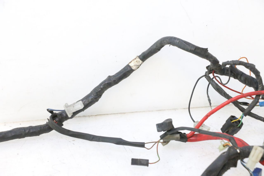 photo de WIĄZKA ELEKTRYCZNA YAMAHA YP MAJESTY 125 (2002 - 2006) - Alternatywny kąt