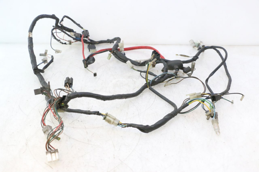 photo de WIĄZKA ELEKTRYCZNA YAMAHA YP MAJESTY 125 (2002 - 2006) - Oznaczenia i referencje