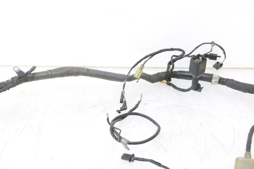 photo de INSTALACJA ELEKTRYCZNA KAWASAKI ZZR 600 (1995 - 2004) - Zbliżenie komponentów