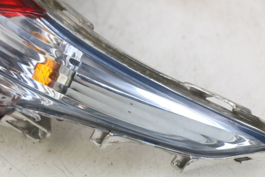 photo de LAMPA TYLNA KYMCO AGILITY 16+ 4T 50 (2018 - 2023) - Punkty mocowania