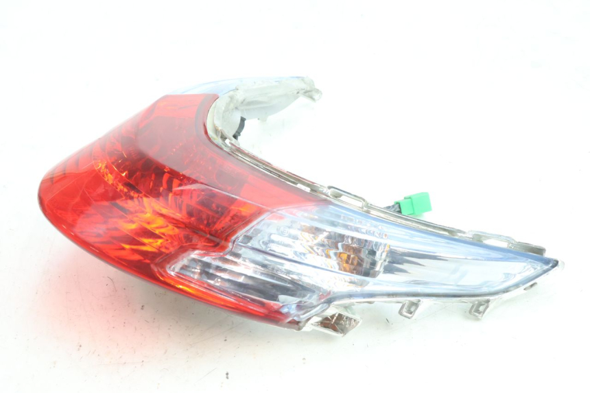 photo de LAMPA TYLNA KYMCO AGILITY 16+ 4T 50 (2018 - 2023) - Zbliżenie techniczne