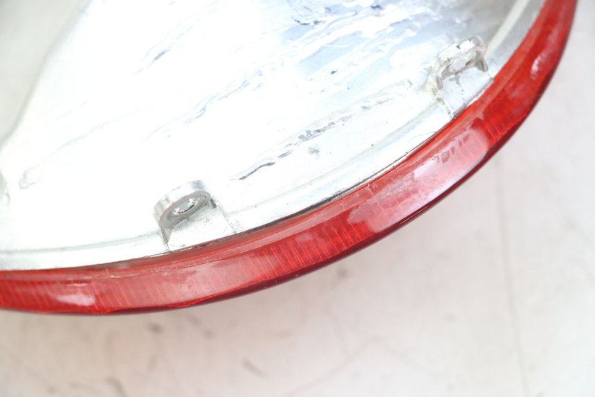 photo de LAMPA TYLNA KYMCO AGILITY 4T 50 (2018 - 2022) - Zoom stanu zużycia