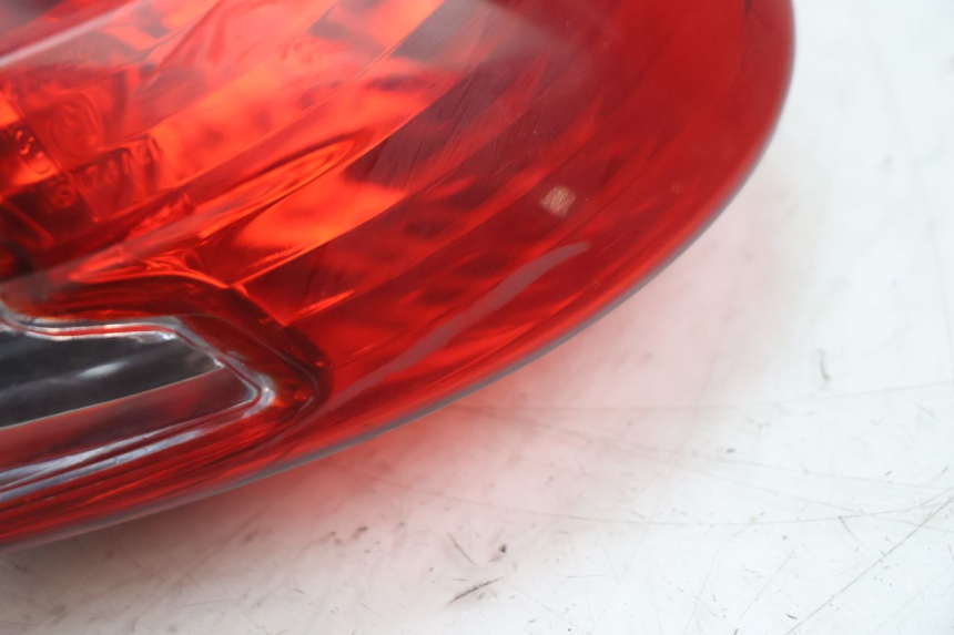photo de LAMPA TYLNA KYMCO AGILITY CITY 2T 50 (2008 - 2016) - Zoom stanu zużycia