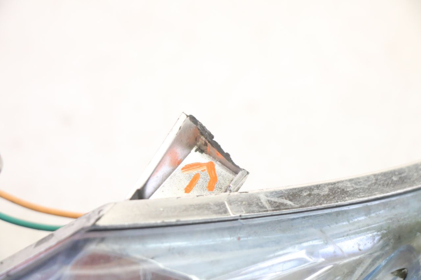 photo de LAMPA TYLNA KYMCO AGILITY NAKED RENOUVO 2T 50 (2011 - 2018) - Inny kąt widzenia