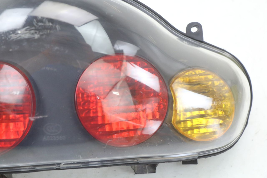 photo de LAMPA TYLNA JONWAY AZTRAL 125 (2008 - 2017) - Zoom stanu zużycia