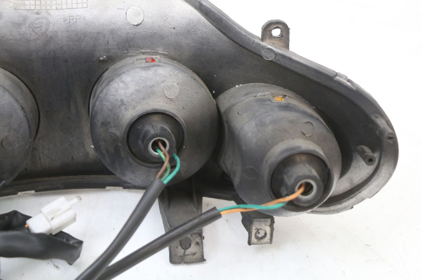 photo de LAMPA TYLNA JONWAY AZTRAL 125 (2008 - 2017) - Stan powierzchni