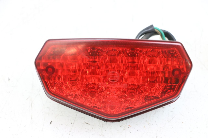 photo de LAMPA TYLNA MAG POWER BOMBERS 4T 50 (2016 - 2026) - Oznaczenia i referencje