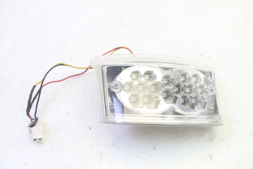 photo de LAMPA TYLNA MBK BOOSTER SPIRIT 50 (2004 - 2017) - Zoom stanu zużycia